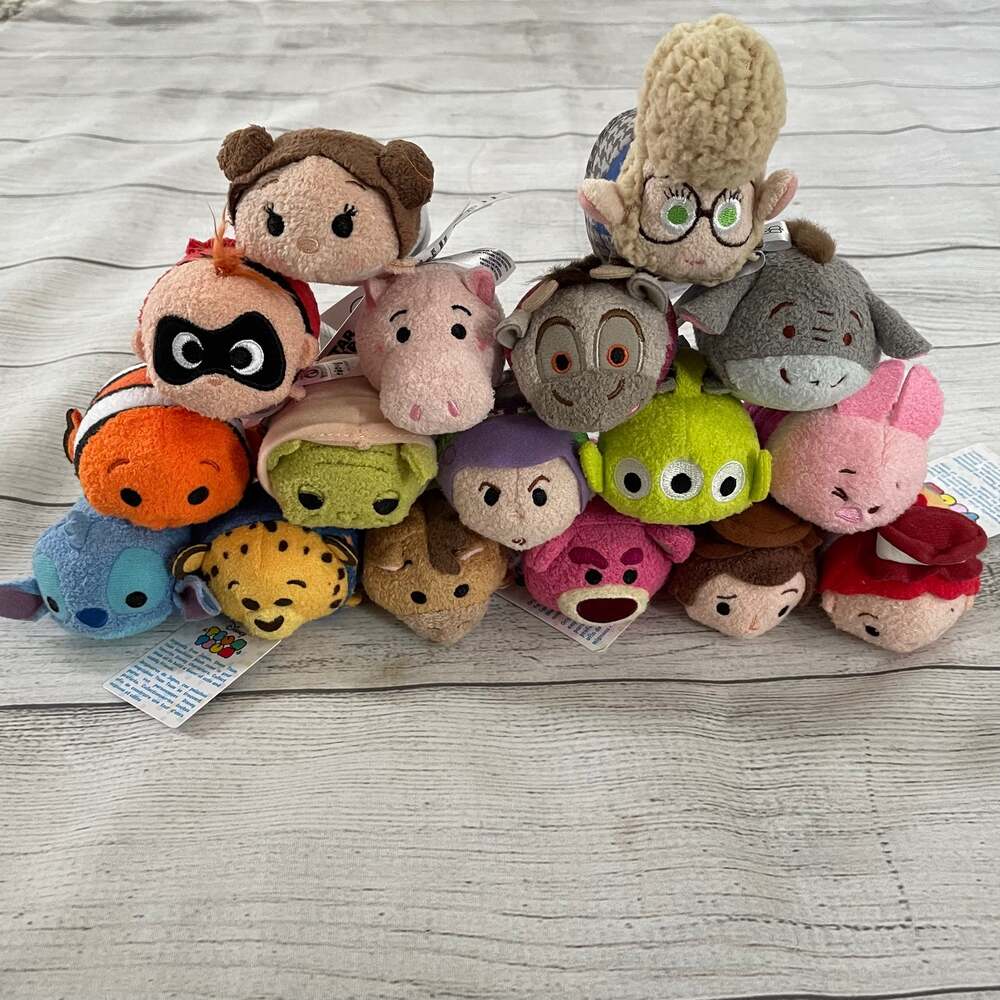 Disney Tsum Tsum Plus Lot of 17 Mini Stuffed Animals Star Wars Toy Story Zootopi